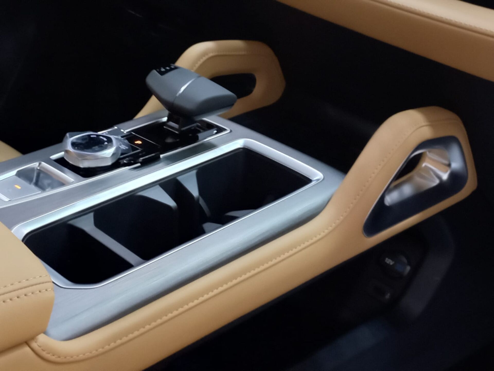 Легковой автотранспорт - CHANGAN Hunter Plus 2.0 AT (226 л.с.) 4WD