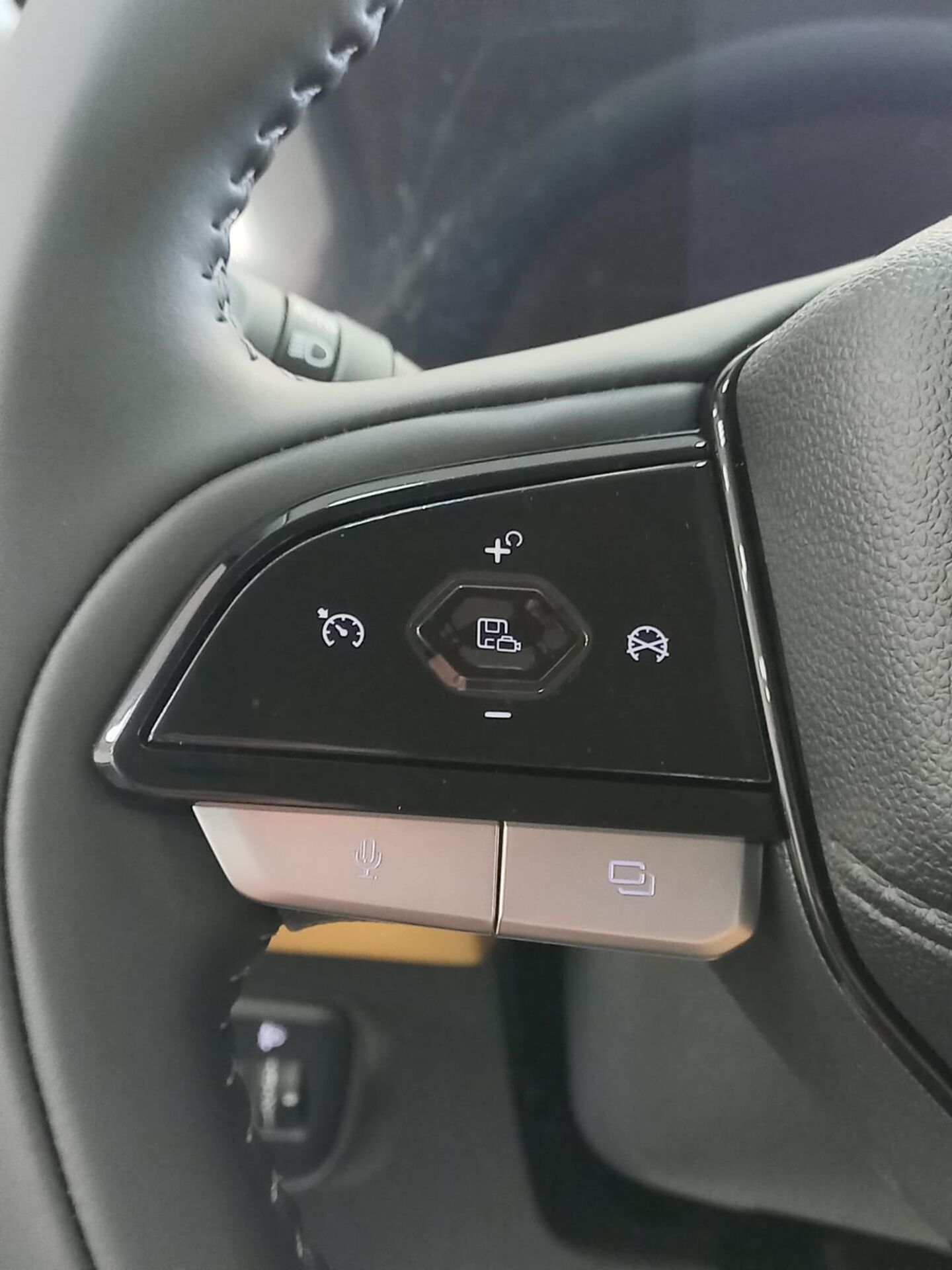 Легковой автотранспорт - CHANGAN Hunter Plus 2.0 AT (226 л.с.) 4WD