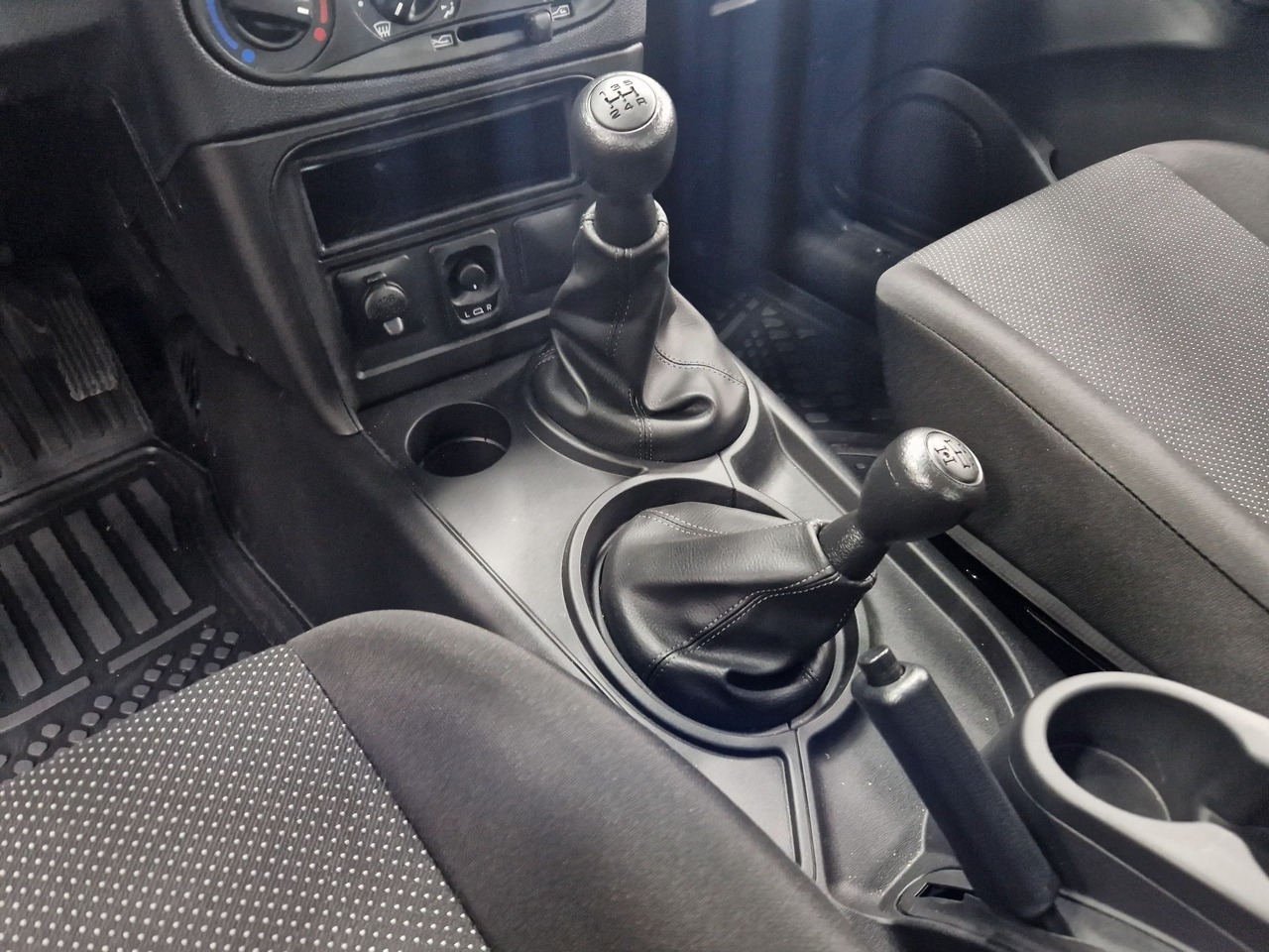 Легковой автотранспорт - LADA Niva Travel 1.7 MT (83 л.с.) 4WD