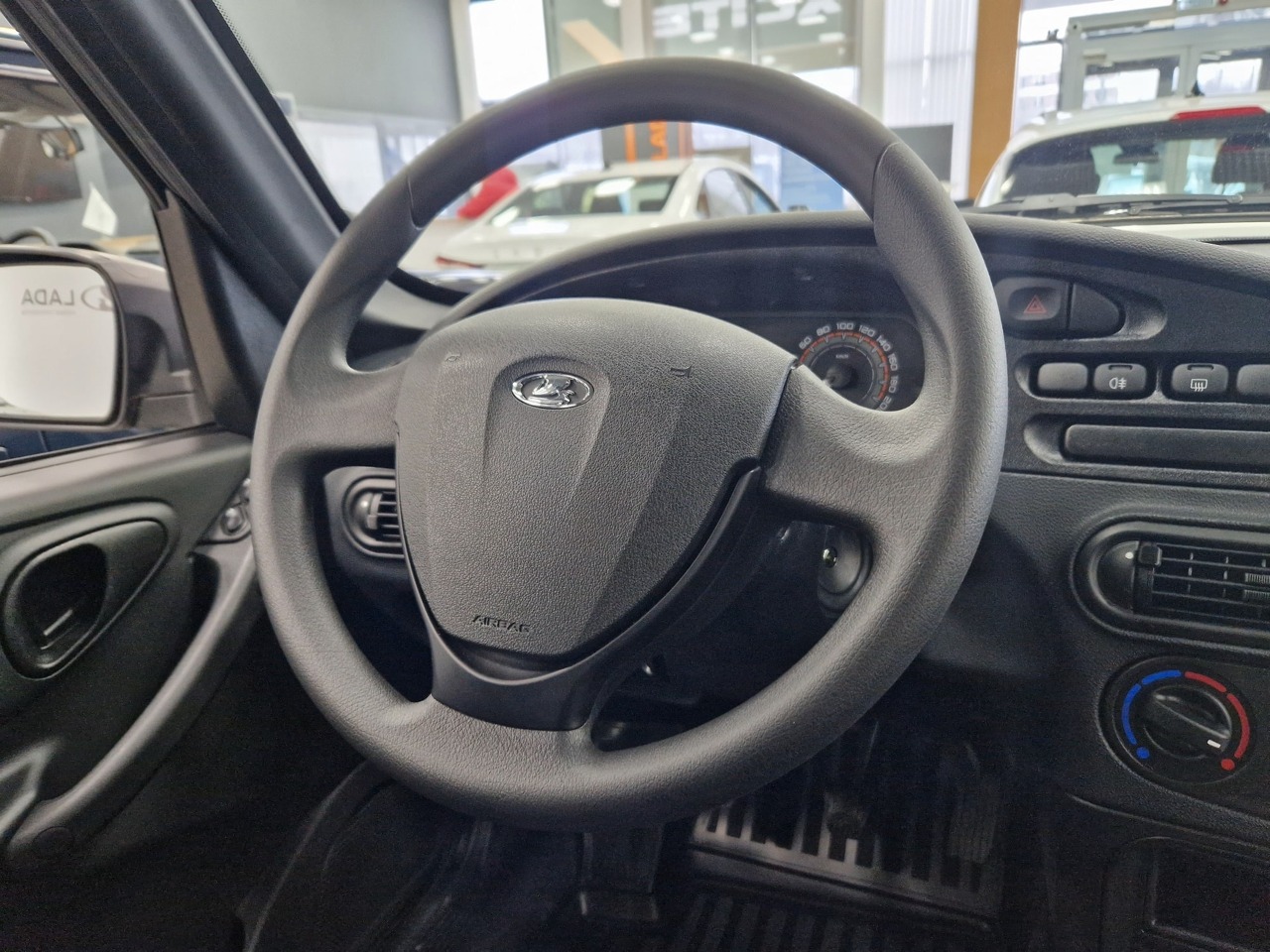 Легковой автотранспорт - LADA Niva Travel 1.7 MT (83 л.с.) 4WD