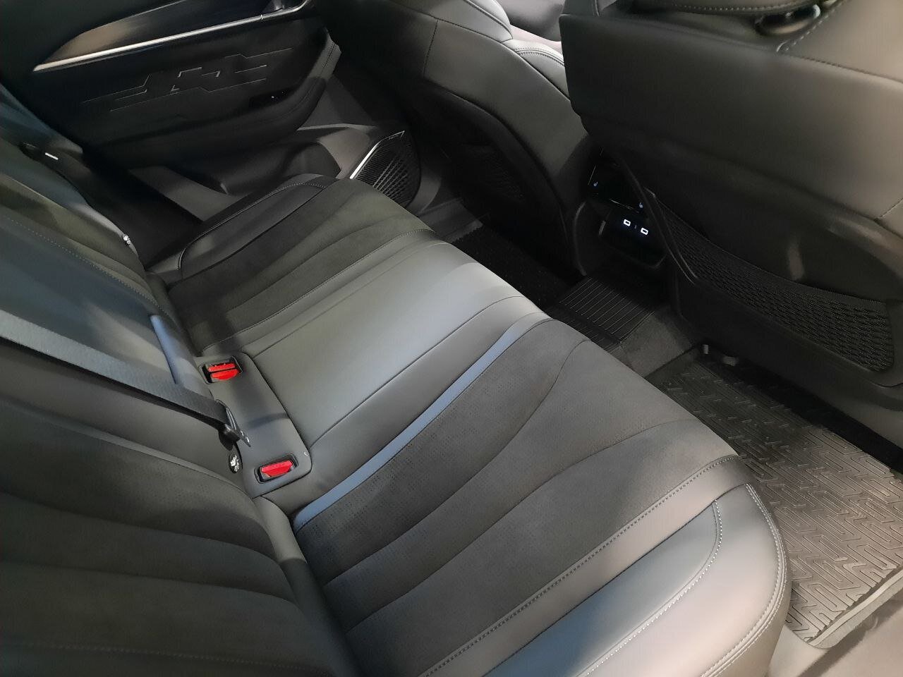 Легковой автотранспорт - GEELY Monjaro 
