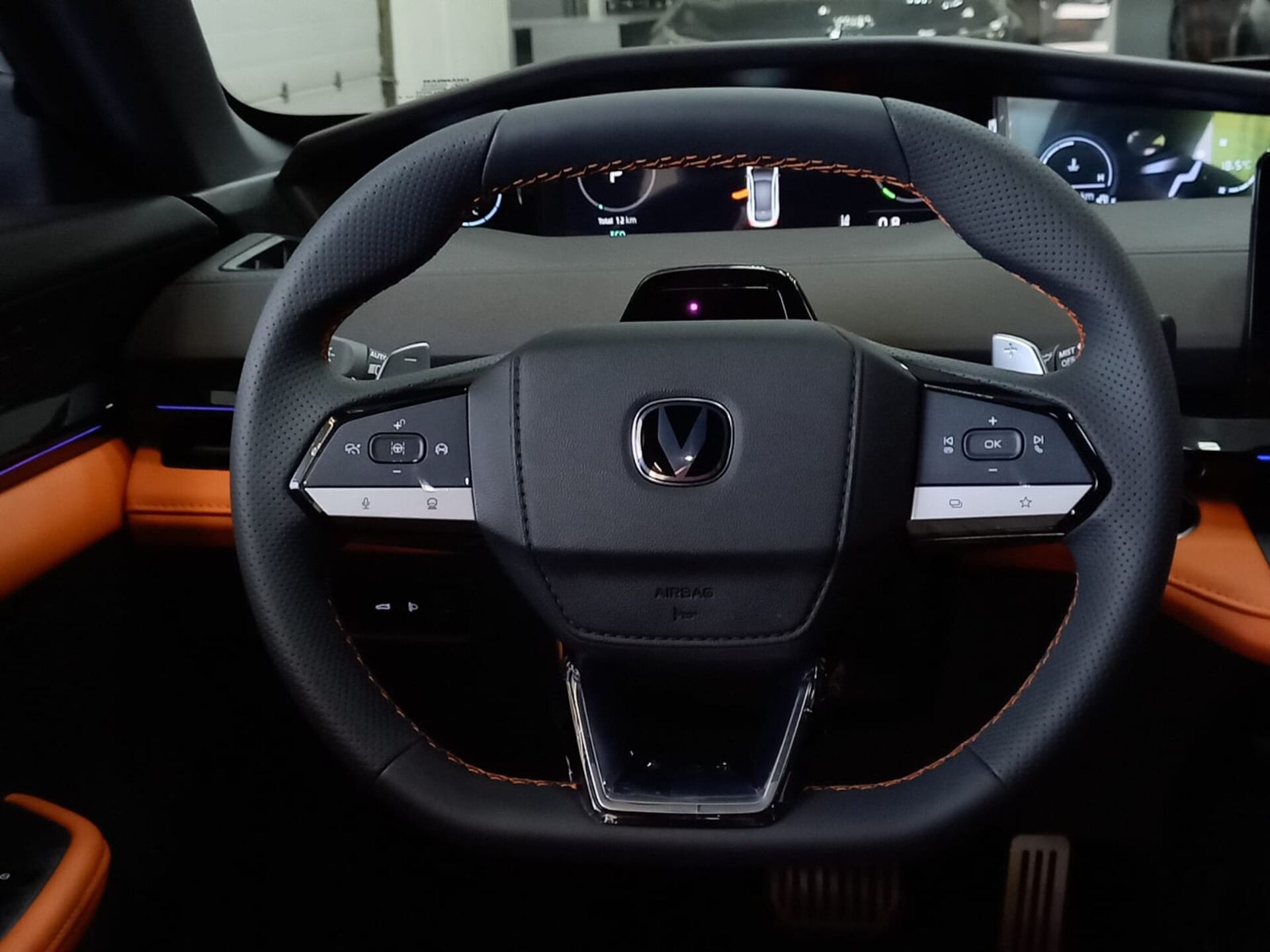 Легковой автотранспорт - CHANGAN UNI-V 1.5 AMT (181 л.с.)