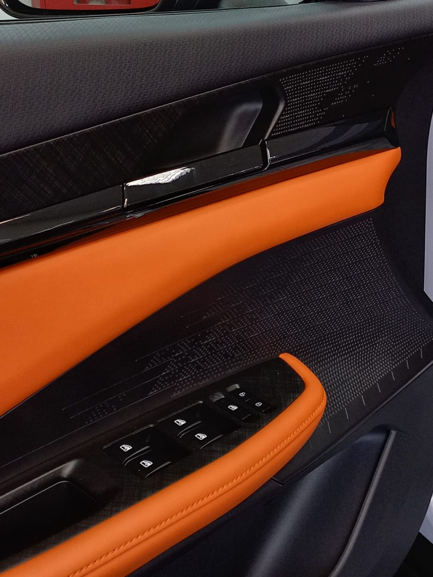 Легковой автотранспорт - CHANGAN UNI-V 1.5 AMT (181 л.с.)