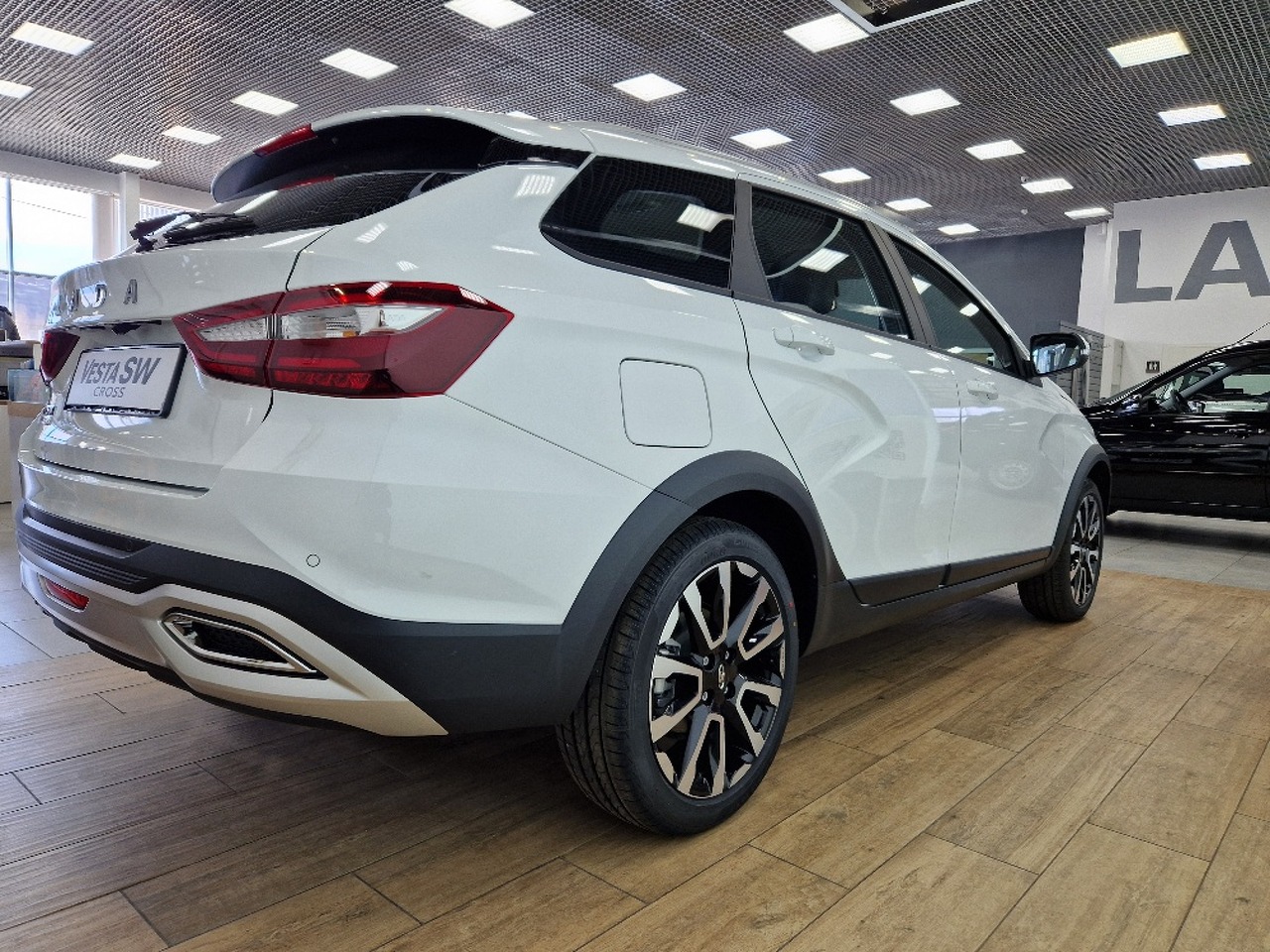 Легковой автотранспорт - LADA Vesta SW Cross 1.6 MT (106 л.с.)