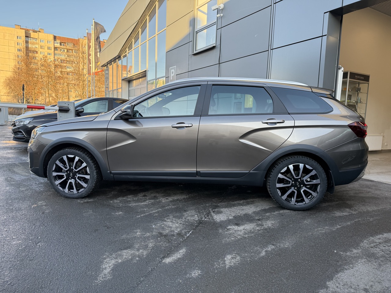 Легковой автотранспорт - LADA Vesta SW Cross 1.8 CVT (122 л.с.)