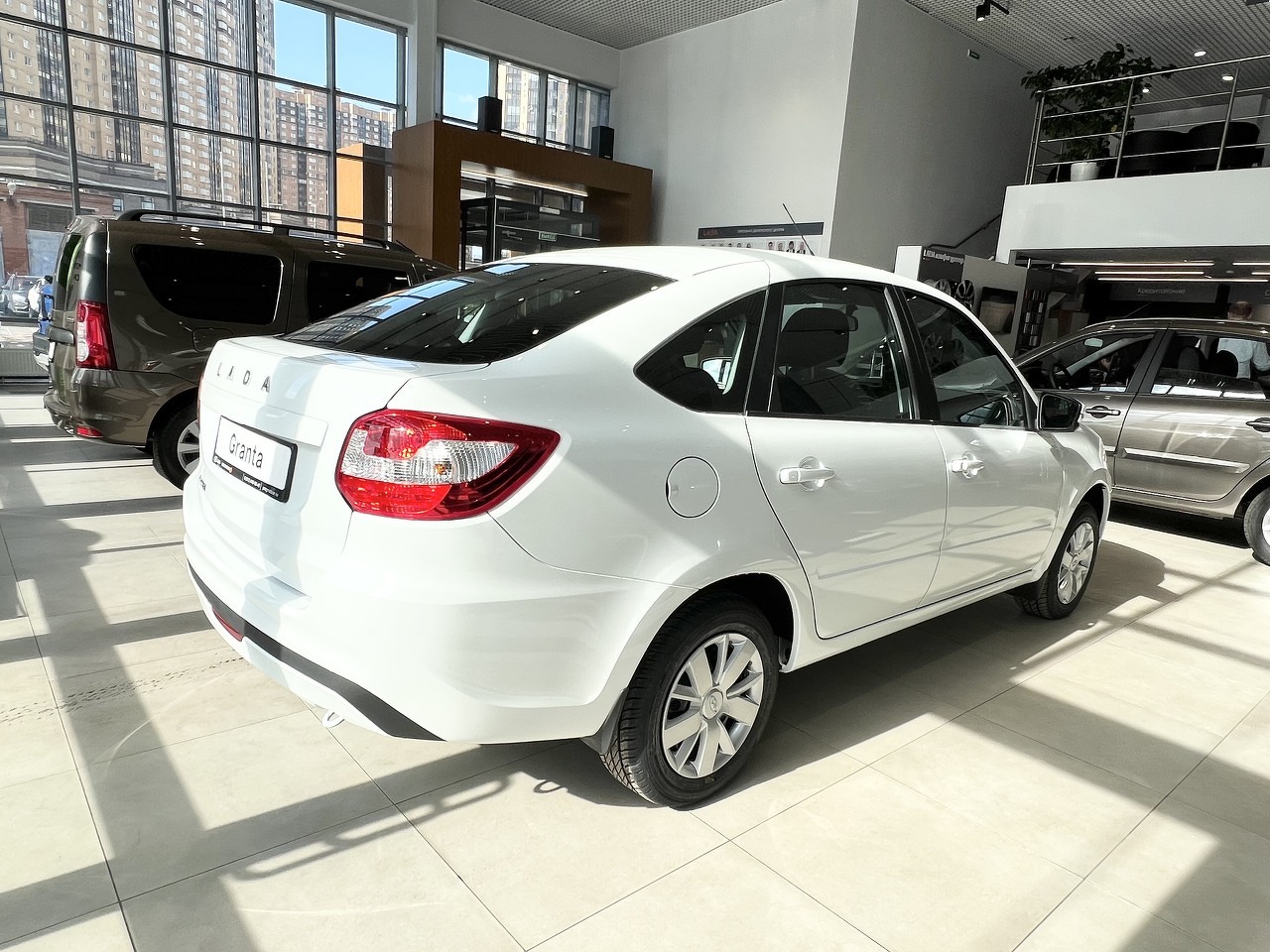 Легковой автотранспорт - LADA Granta 1.6 MT (106 л.с.)