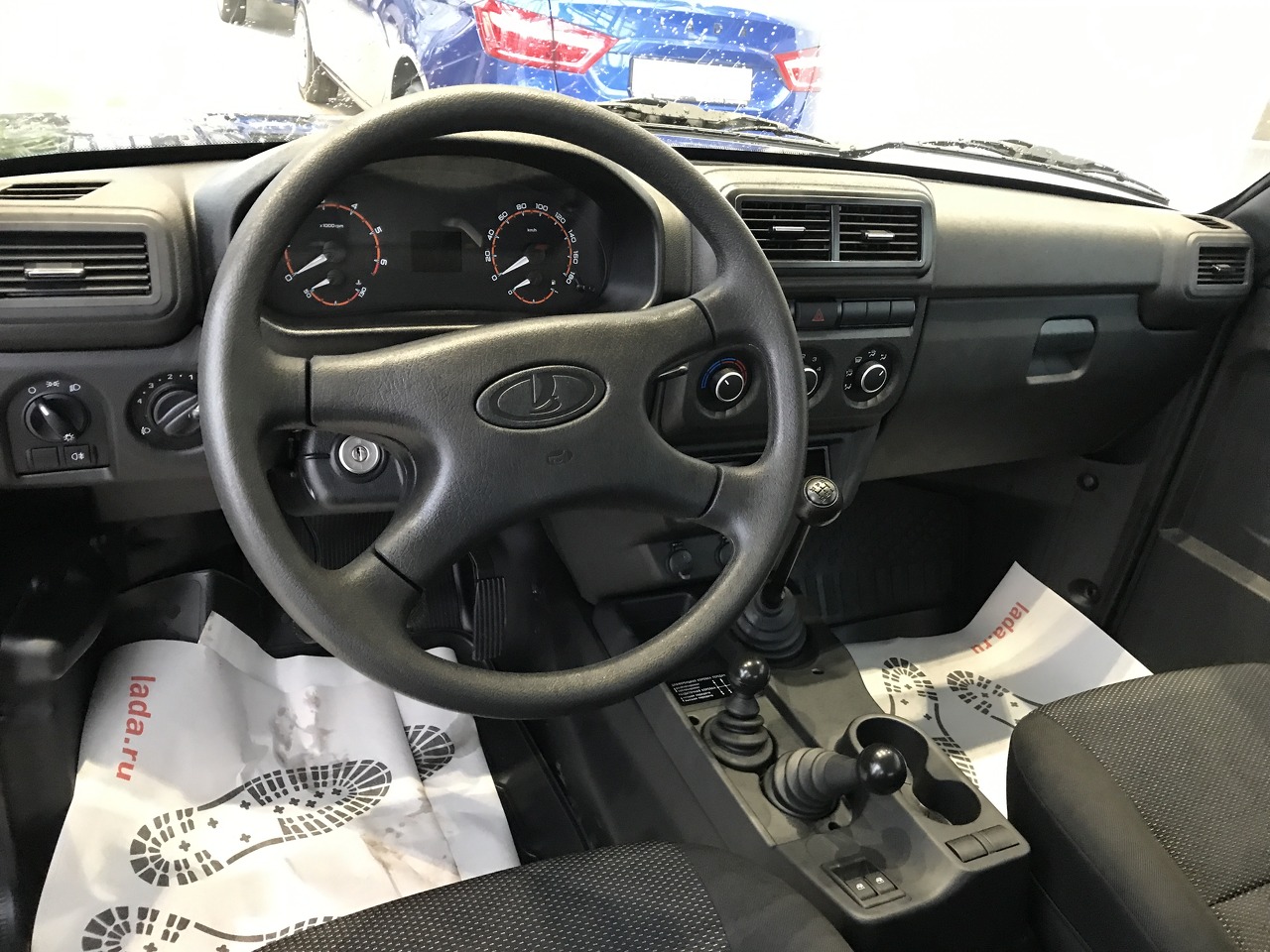 Легковой автотранспорт - Niva Legend Euro-2 1.7 MT (83 л.с.) 4WD