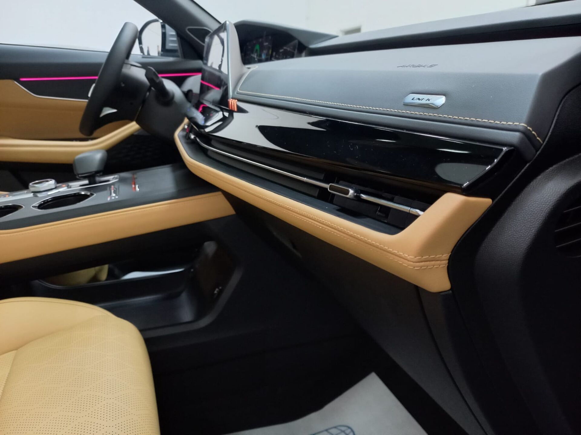 Легковой автотранспорт - CHANGAN UNI-K 2.0 AT (226 л.с.) 4WD