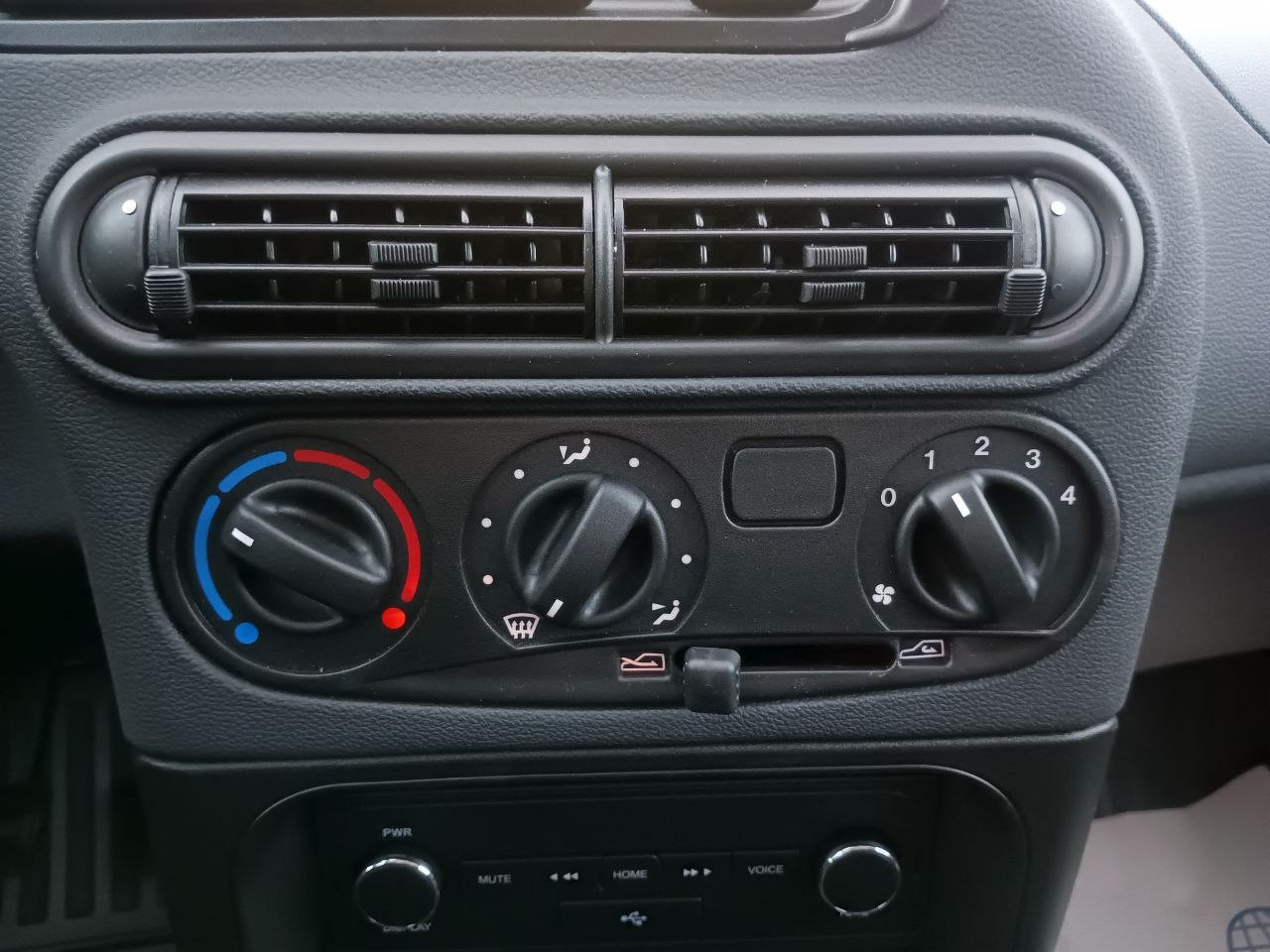 Легковой автотранспорт - LADA Niva Travel 1.8 MT (90 л.с.) 4WD