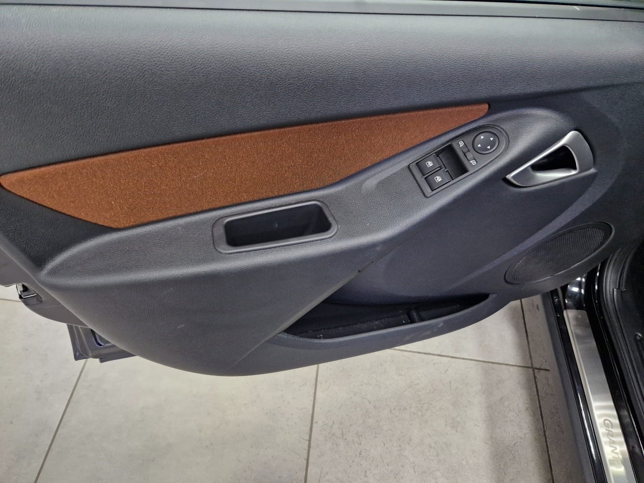 Легковой автотранспорт - LADA Granta Cross 1.6 MT (90 л.с.)