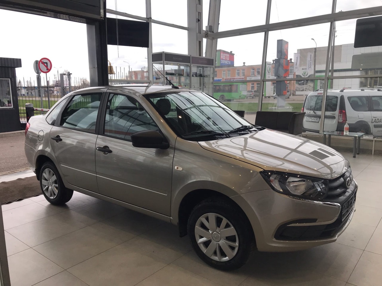Легковой автотранспорт - Granta Euro-2 1.6 MT (90 л.с.)