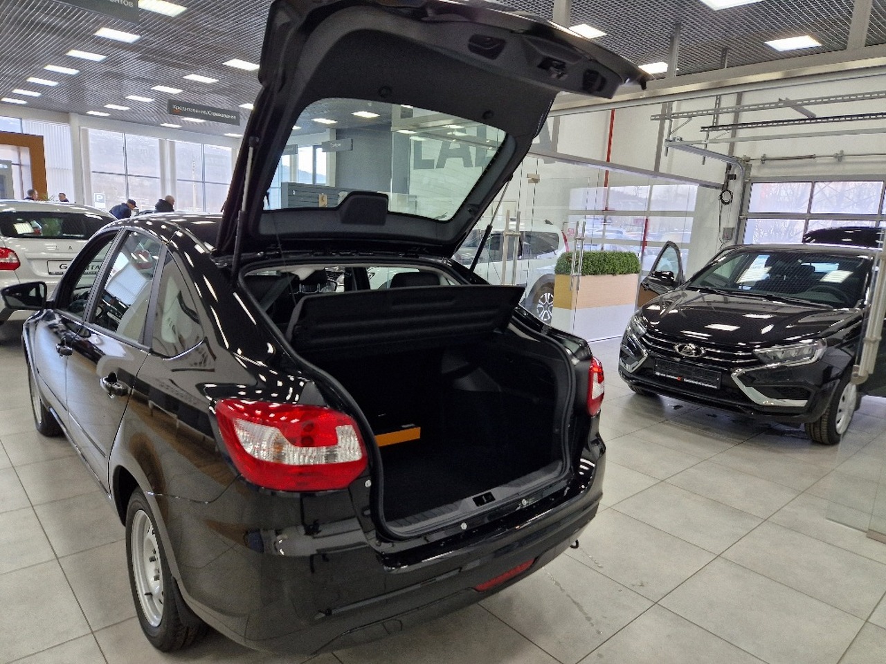 Легковой автотранспорт - LADA Granta 1.6 MT (90 л.с.)