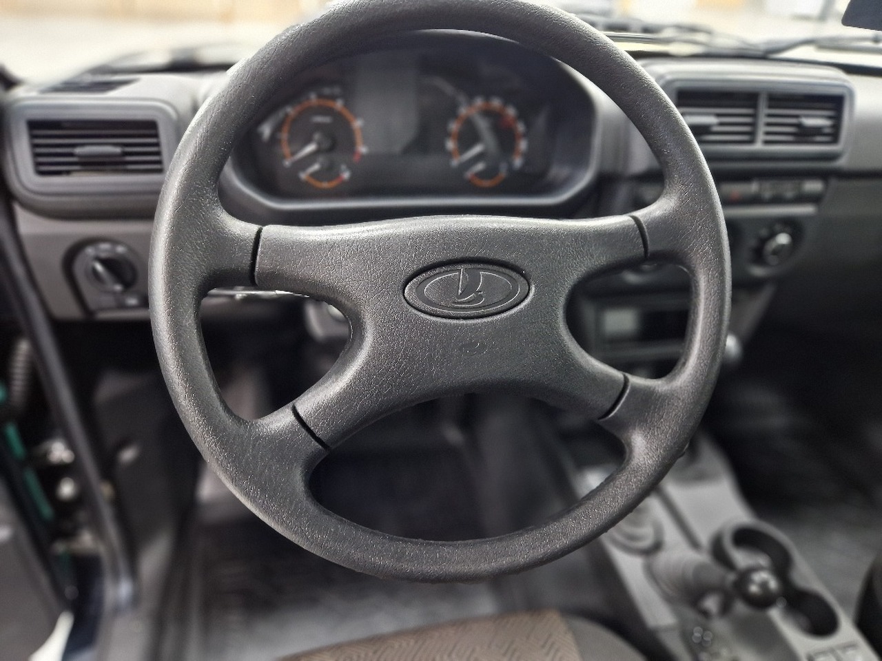 Легковой автотранспорт - LADA Niva Legend 1.7 MT (83 л.с.) 4WD