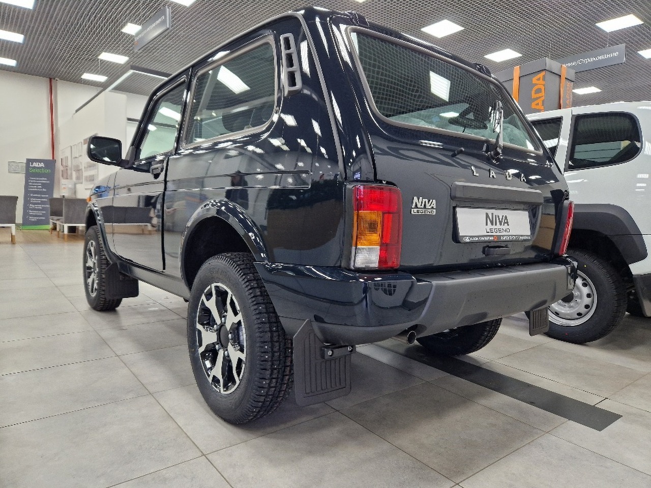 Легковой автотранспорт - LADA Niva Legend 1.7 MT (83 л.с.) 4WD