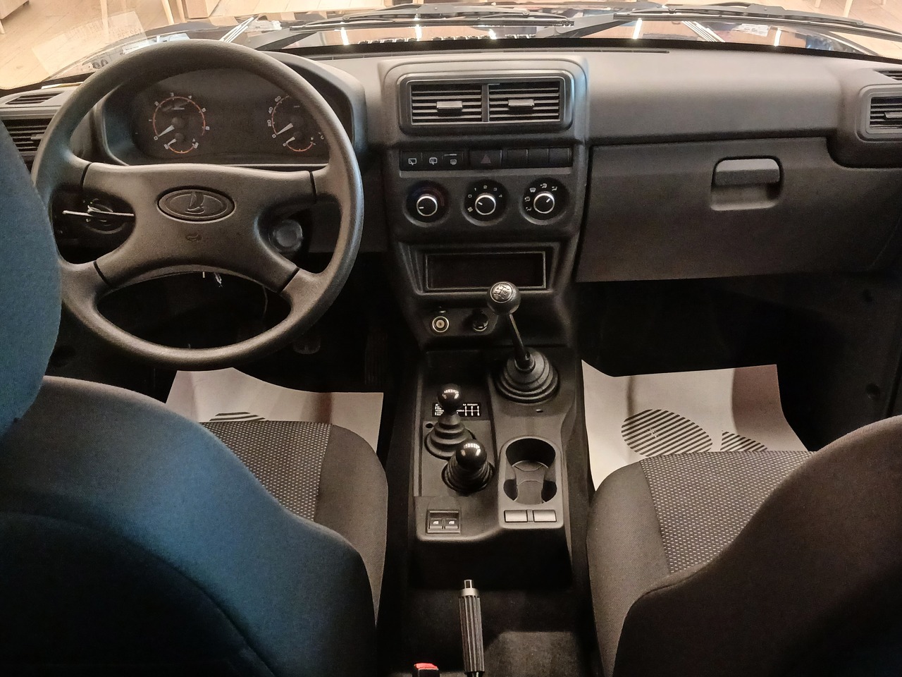 Легковой автотранспорт - LADA Niva Legend 1.7 MT (83 л.с.) 4WD