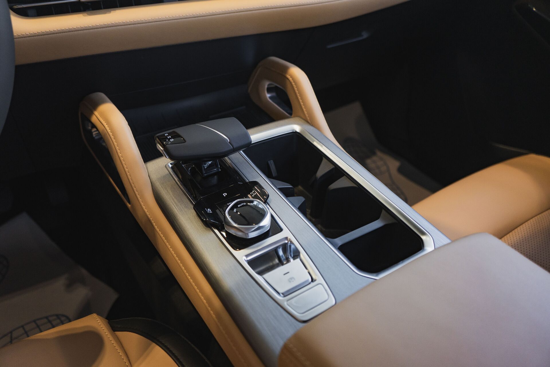 Легковой автотранспорт - CHANGAN Hunter Plus 2.0 AT (226 л.с.) 4WD