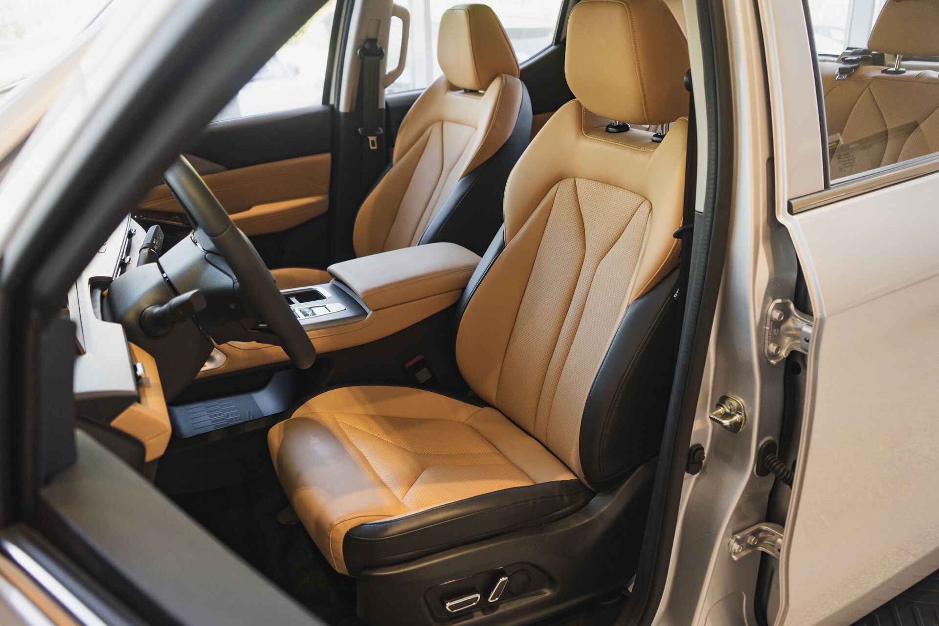 Легковой автотранспорт - CHANGAN Hunter Plus 2.0 AT (226 л.с.) 4WD