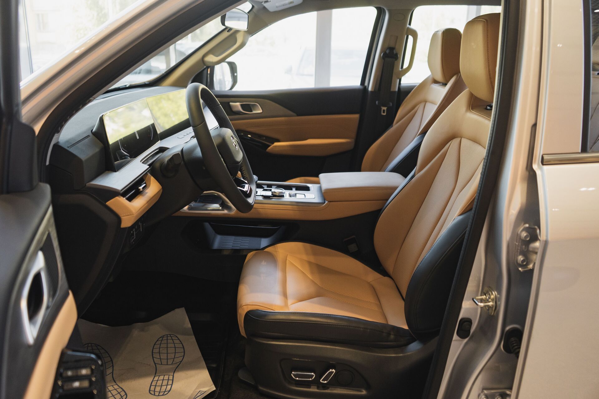 Легковой автотранспорт - CHANGAN Hunter Plus 2.0 AT (226 л.с.) 4WD