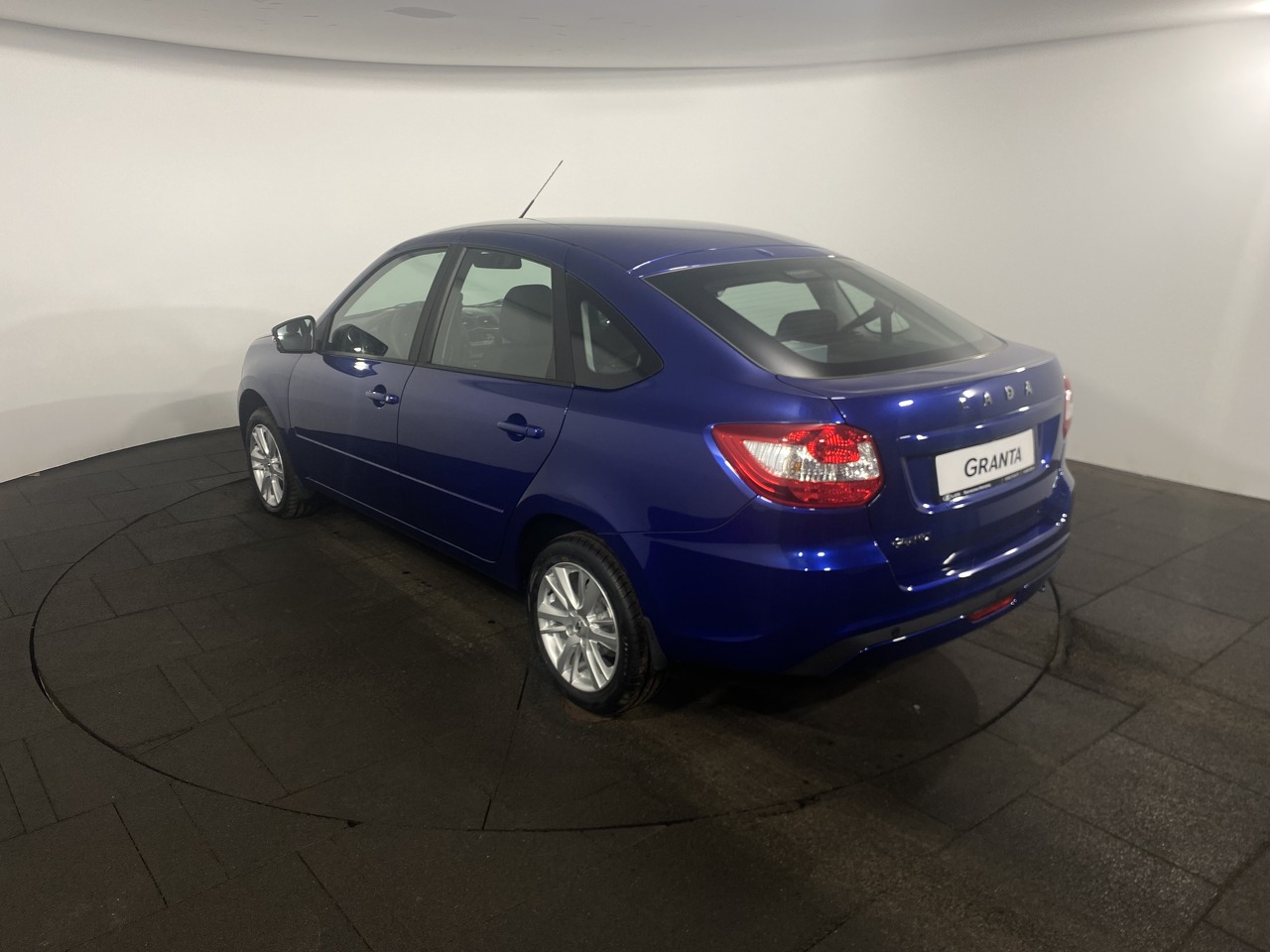 Легковой автотранспорт - LADA Granta 1.6 MT (90 л.с.)