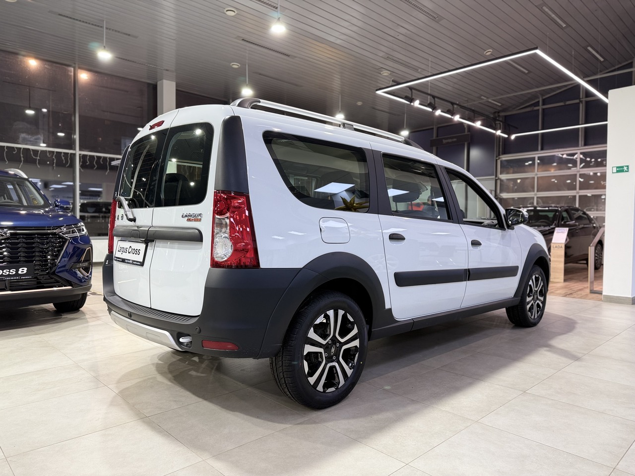 Легковой автотранспорт - LADA Largus Cross 1.6 MT (106 л.с.)