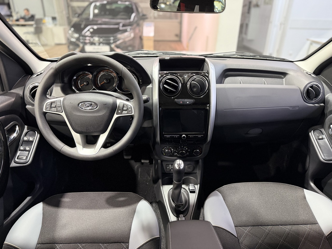 Легковой автотранспорт - LADA Largus Cross 1.6 MT (106 л.с.)