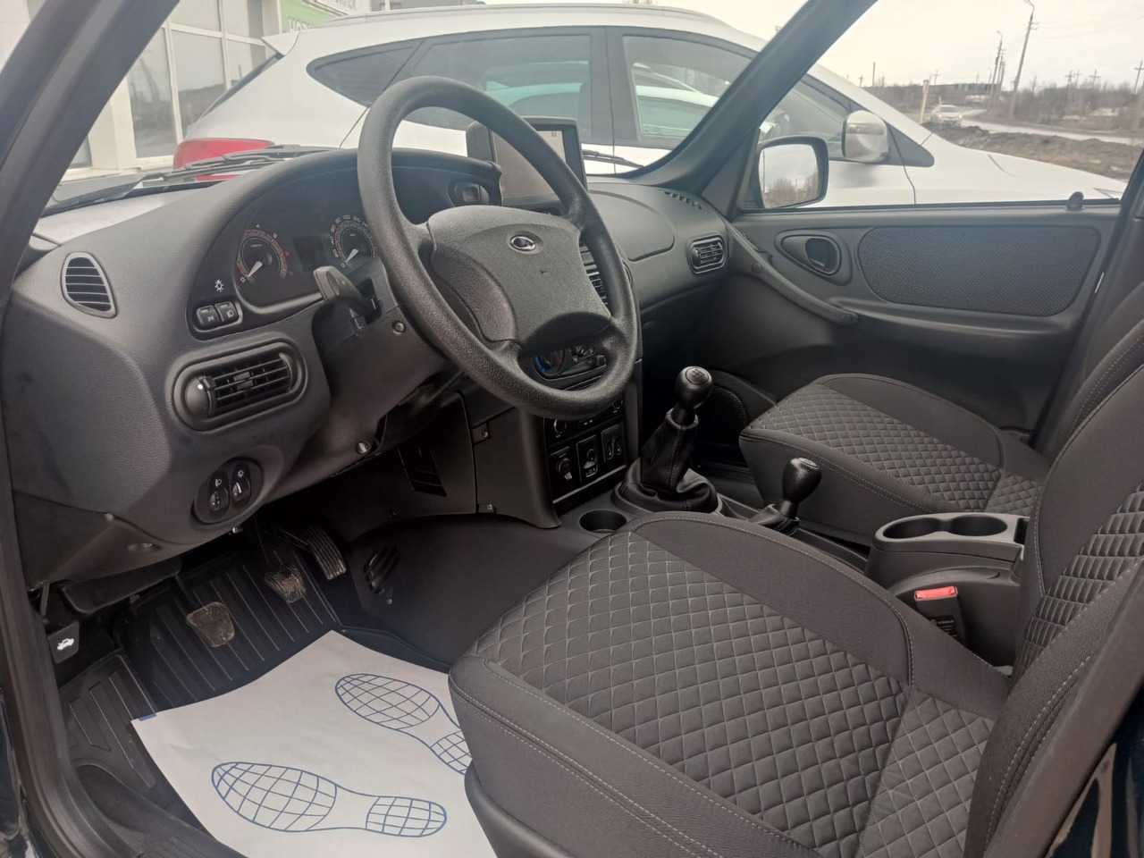 Легковой автотранспорт - Niva 1.7 MT (80 л.с.) 4WD