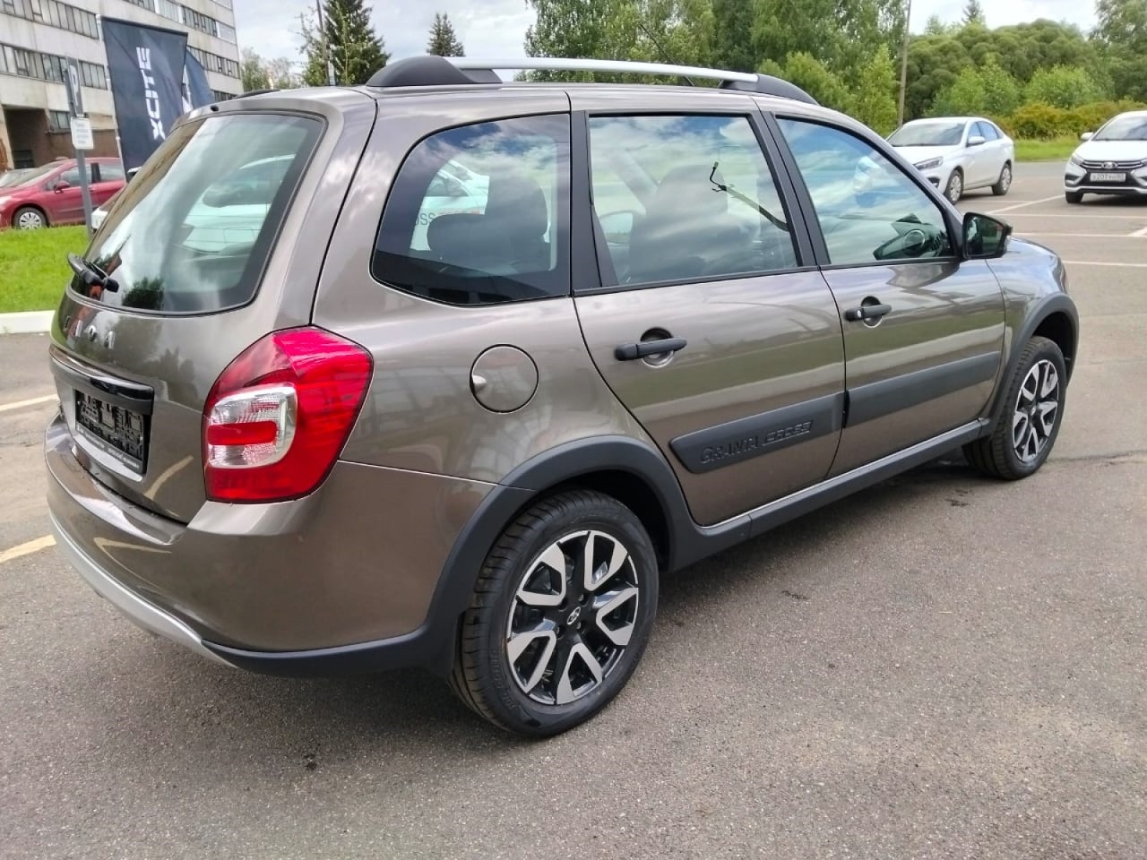 Легковой автотранспорт - LADA Granta Cross 1.6 MT (106 л.с.)