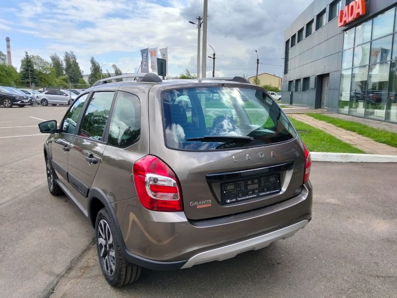 Легковой автотранспорт - LADA Granta Cross 1.6 MT (106 л.с.)