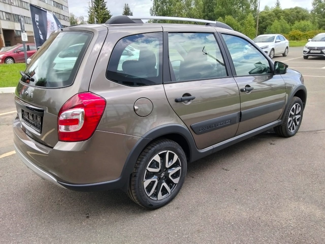 Легковой автотранспорт - LADA Granta Cross 1.6 MT (106 л.с.)