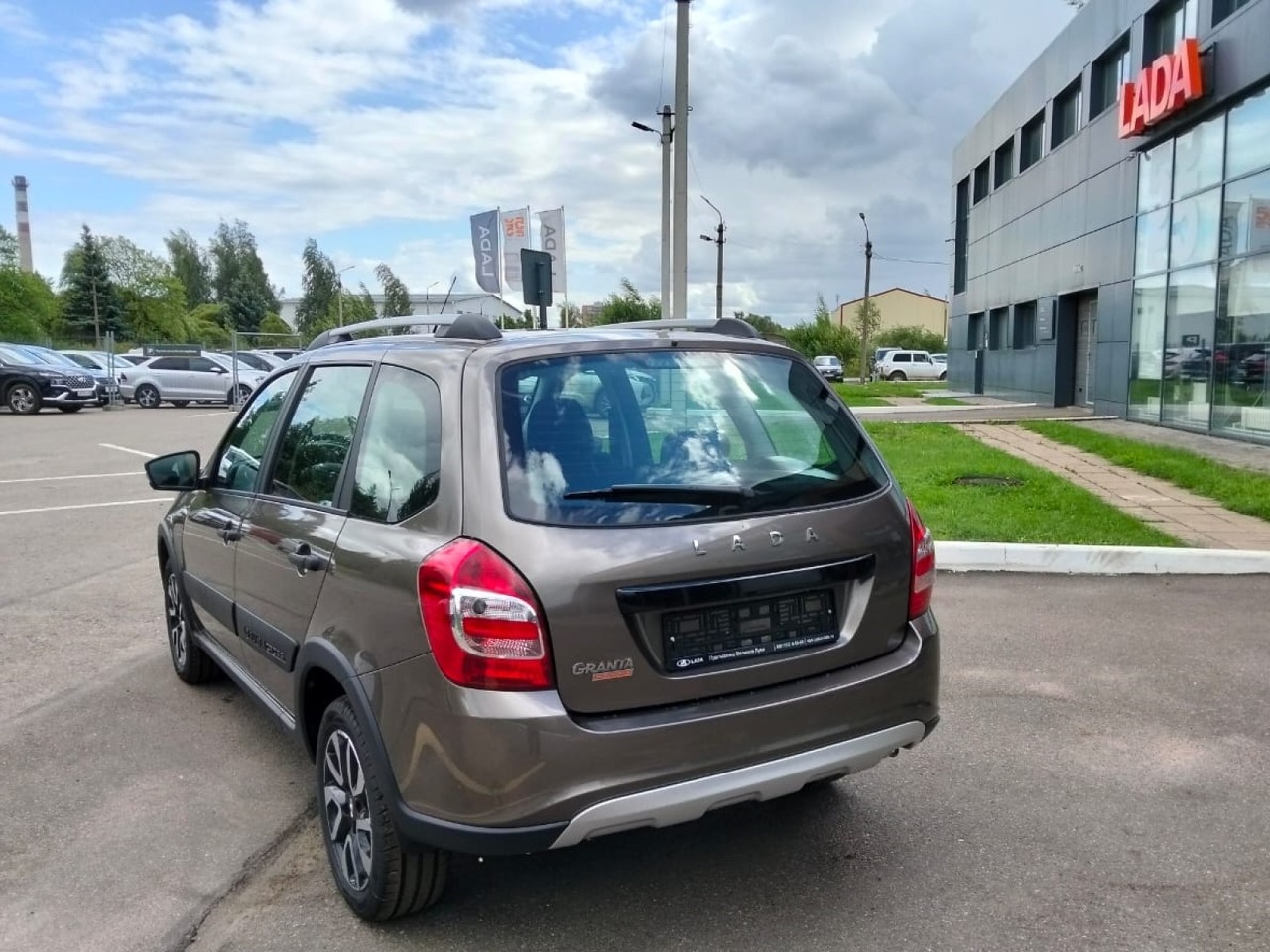 Легковой автотранспорт - LADA Granta Cross 1.6 MT (106 л.с.)