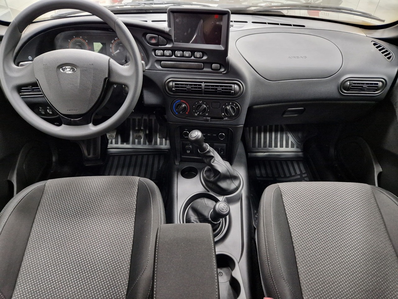 Легковой автотранспорт - LADA Niva Travel 1.7 MT (83 л.с.) 4WD