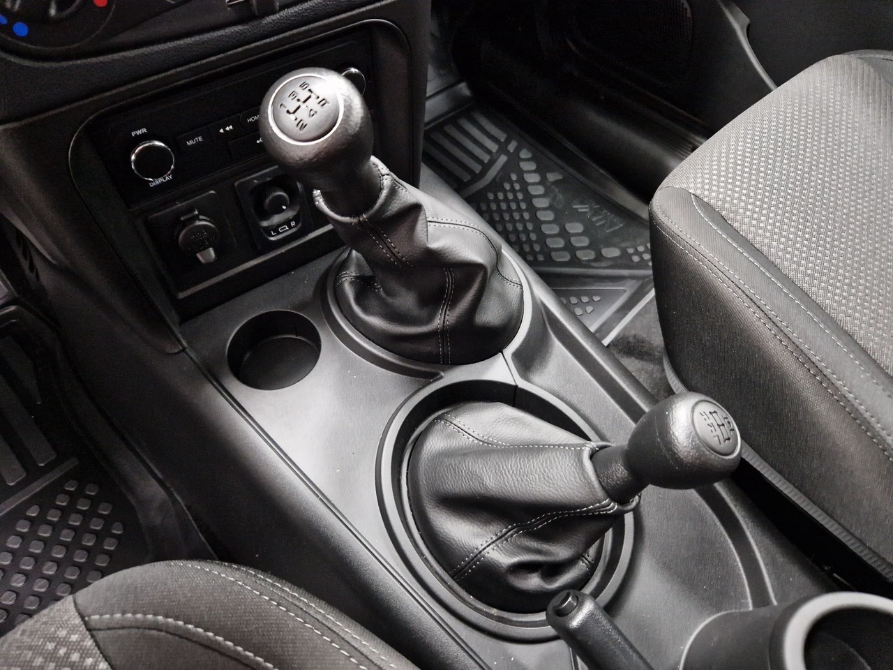 Легковой автотранспорт - LADA Niva Travel 1.7 MT (83 л.с.) 4WD