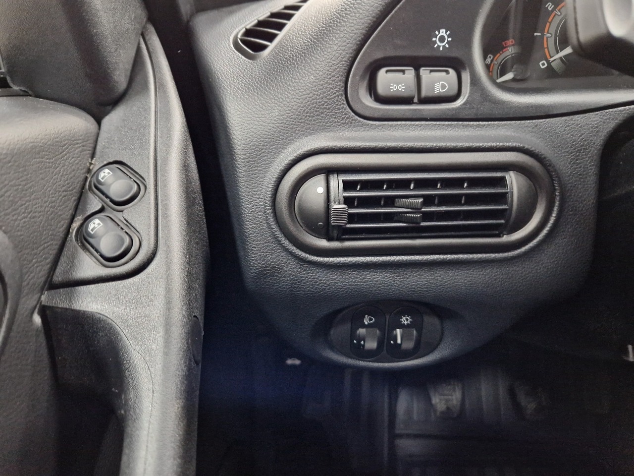 Легковой автотранспорт - LADA Niva Travel 1.7 MT (83 л.с.) 4WD