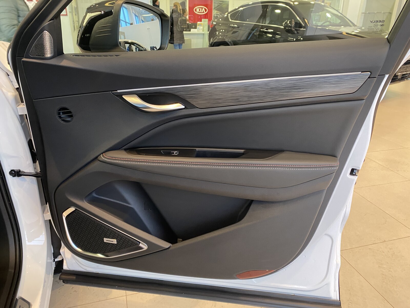 Легковой автотранспорт - GEELY Tugella 