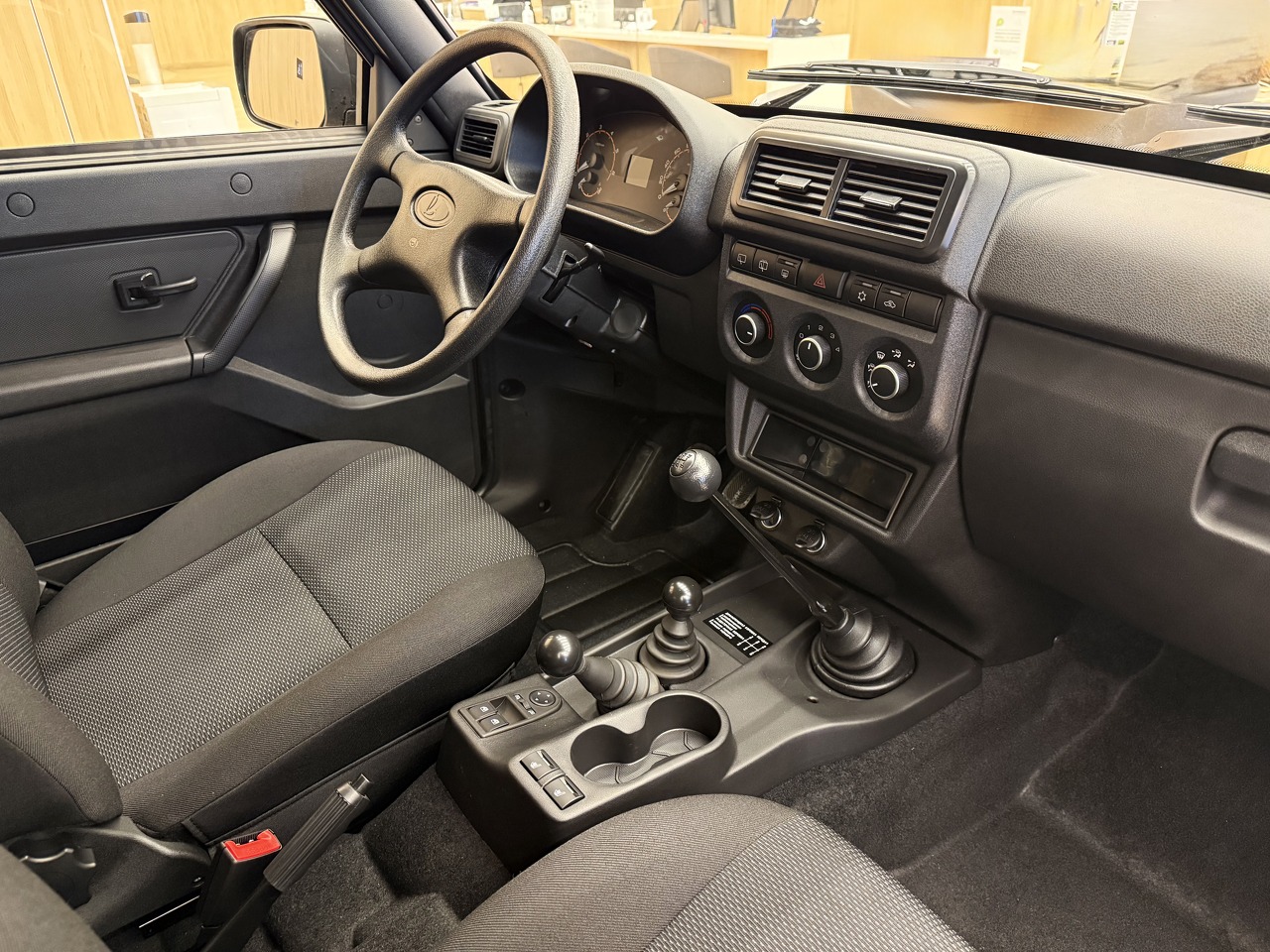 Легковой автотранспорт - LADA Niva Legend 1.7 MT (83 л.с.) 4WD