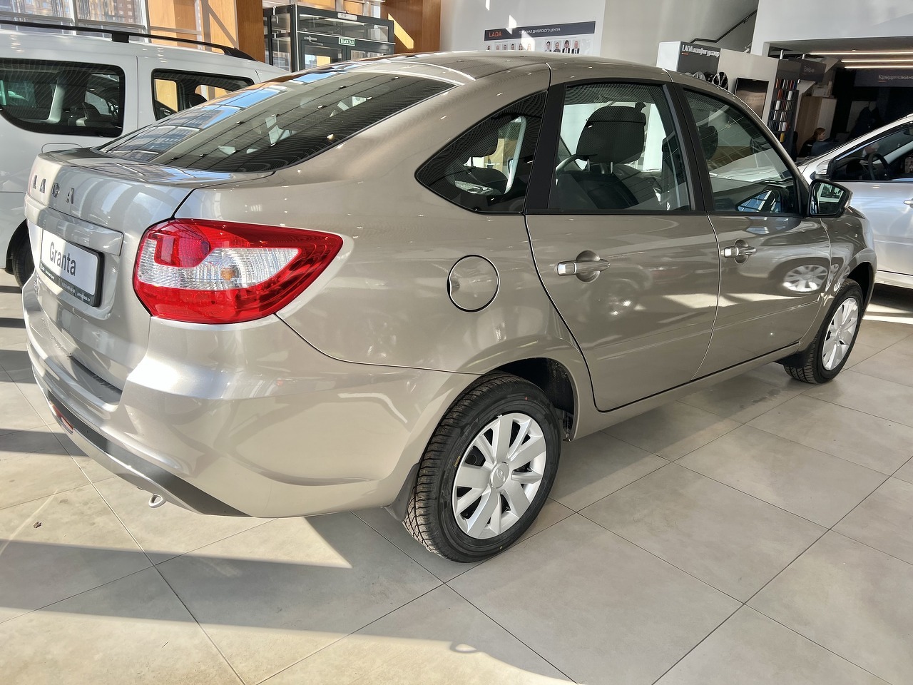 Легковой автотранспорт - LADA Granta 1.6 MT (90 л.с.)