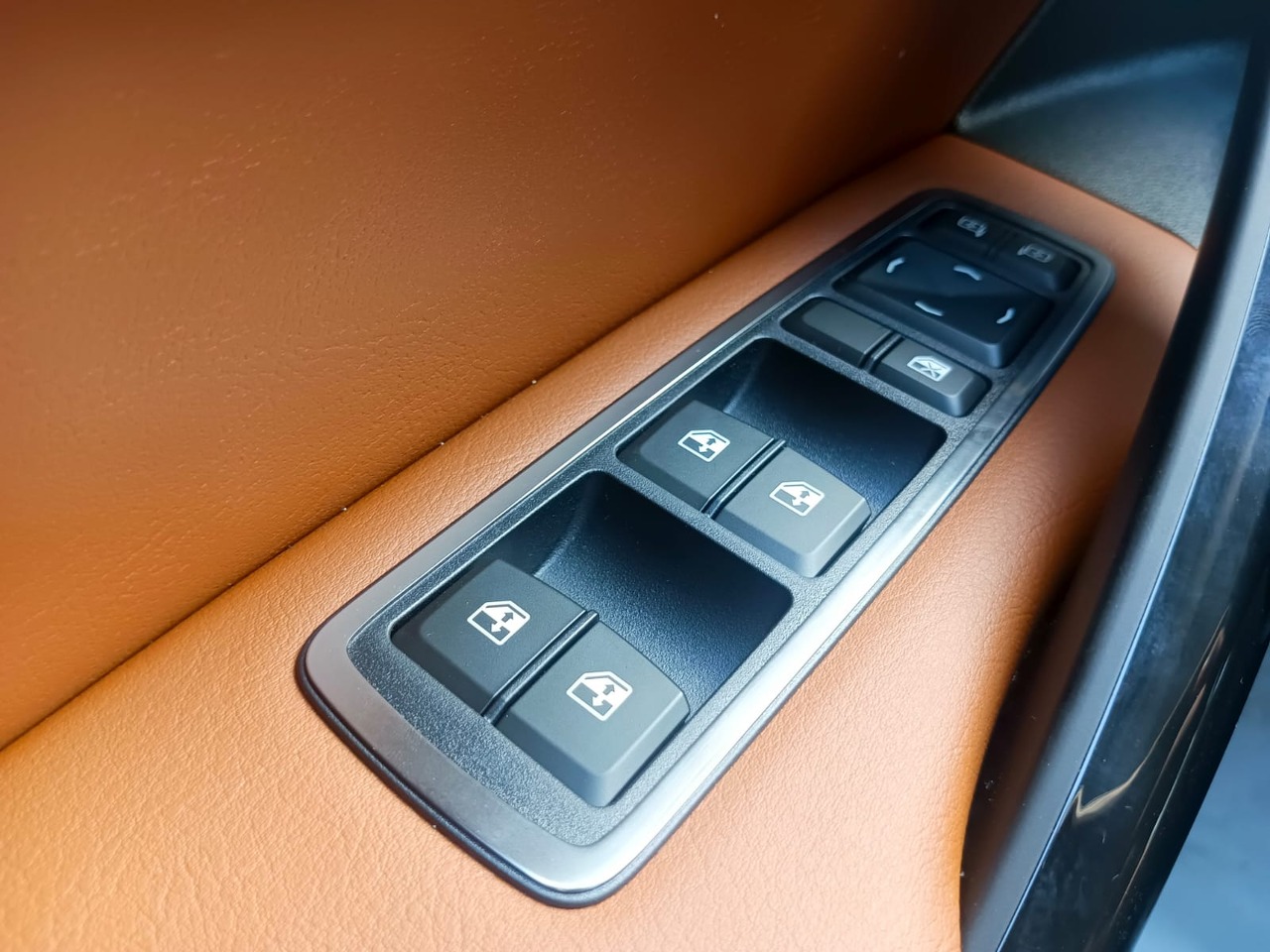 Легковой автотранспорт - Vesta SW Cross 1.8 CVT (122 л.с.)