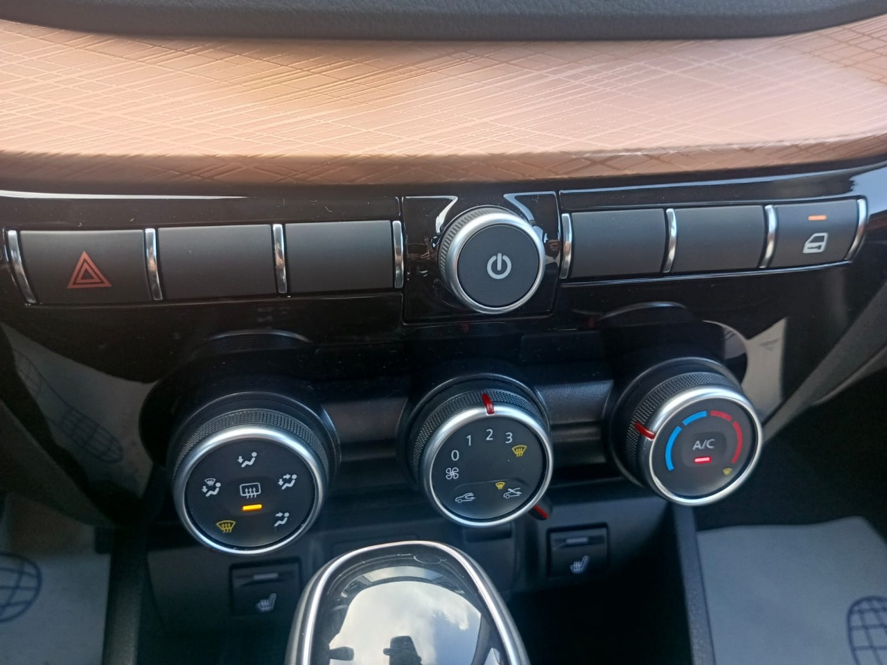 Легковой автотранспорт - Vesta SW Cross 1.8 CVT (122 л.с.)