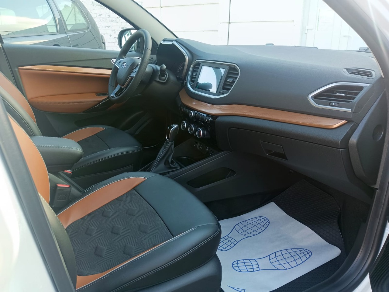 Легковой автотранспорт - Vesta SW Cross 1.8 CVT (122 л.с.)