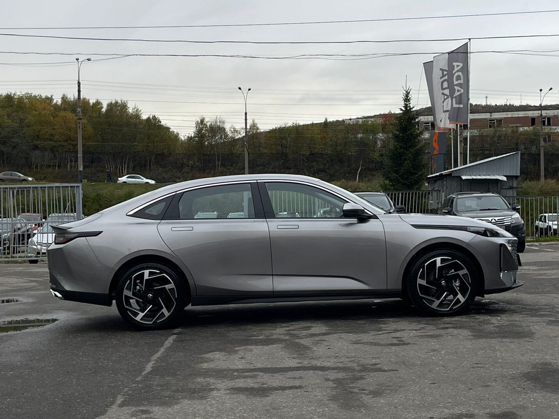 Легковой автотранспорт - CHANGAN Lamore 1.5 AMT (180 л.с.)