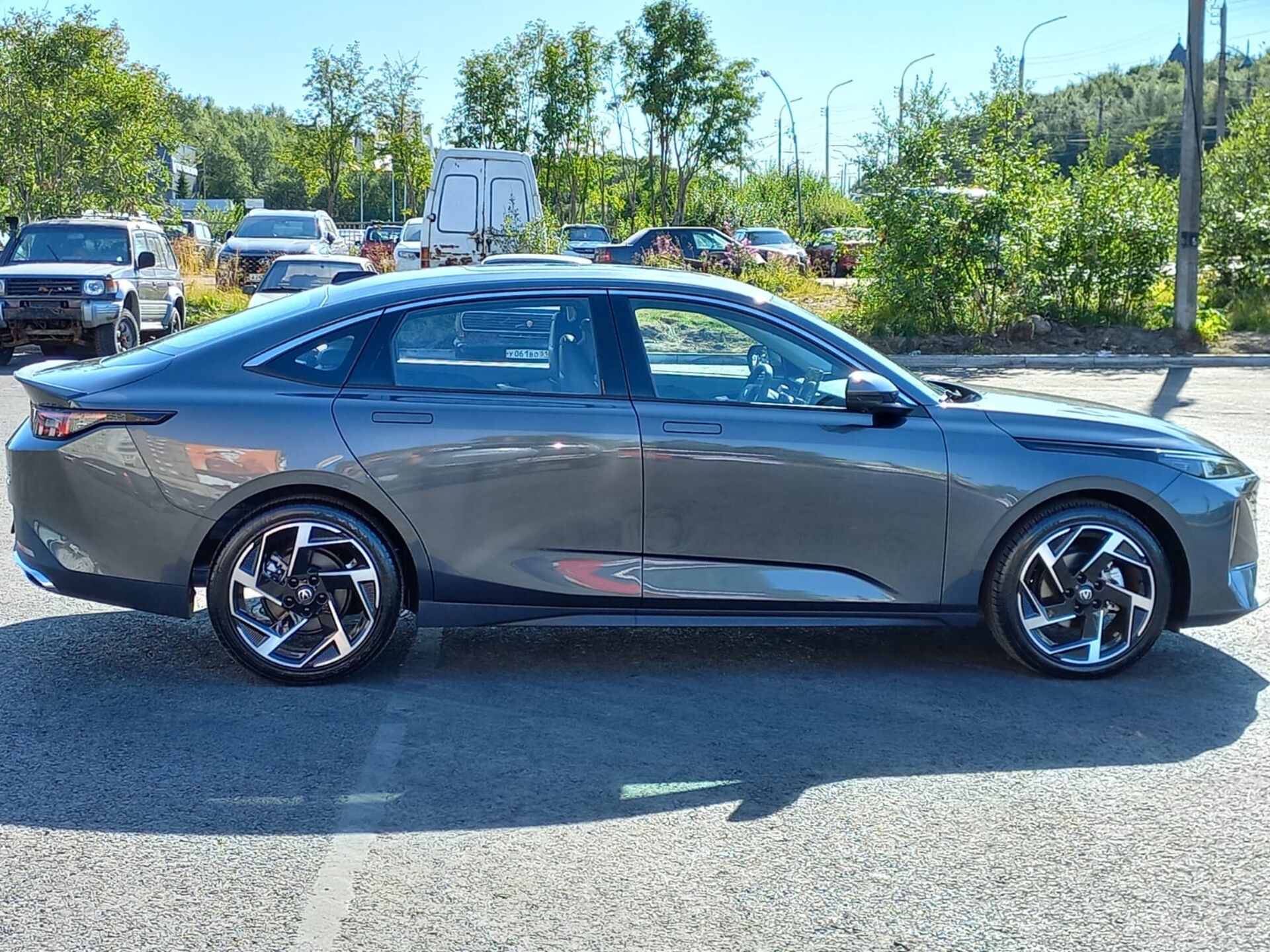 Легковой автотранспорт - CHANGAN Lamore 1.5 AMT (180 л.с.)