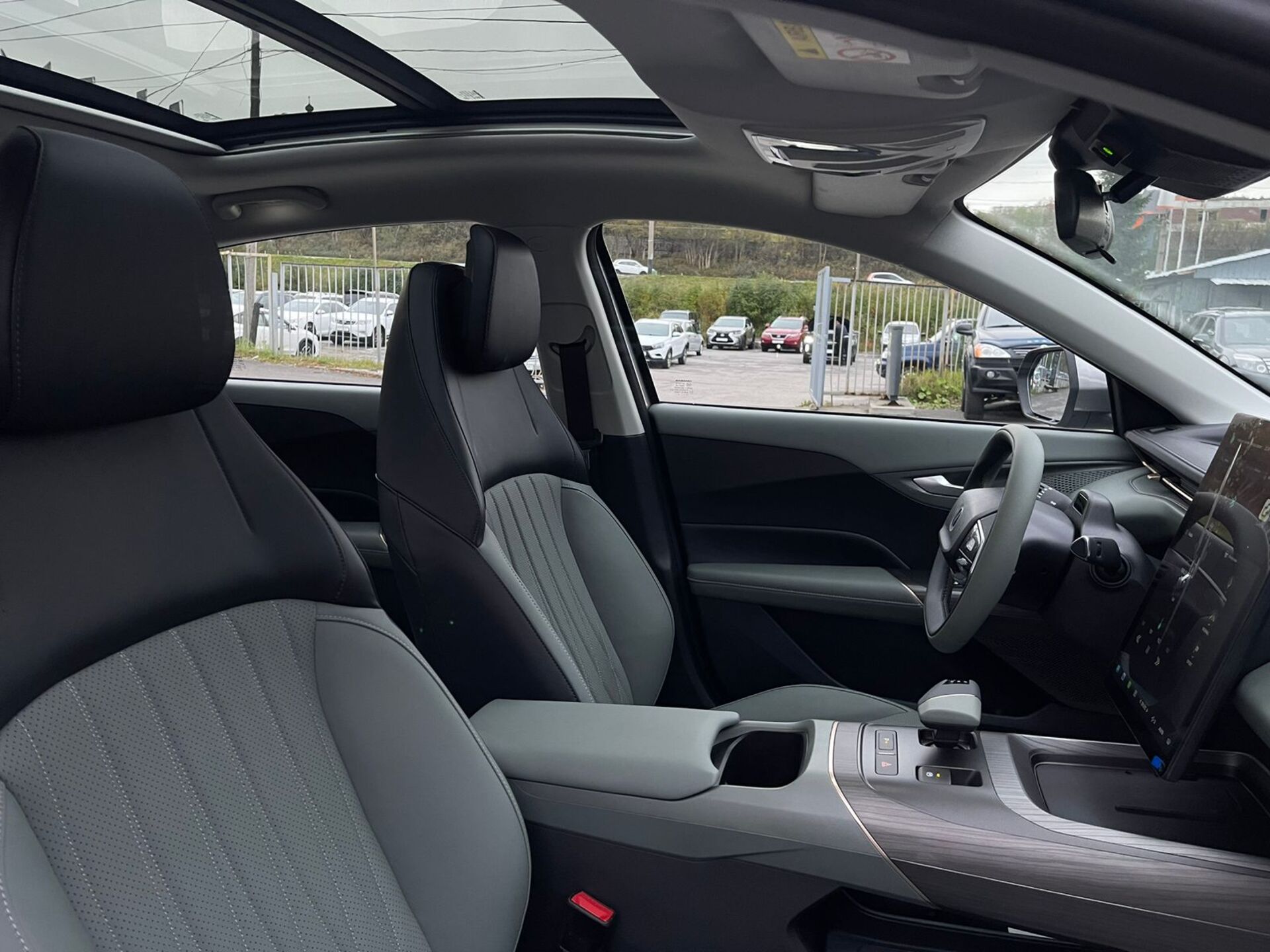 Легковой автотранспорт - CHANGAN Lamore 1.5 AMT (180 л.с.)