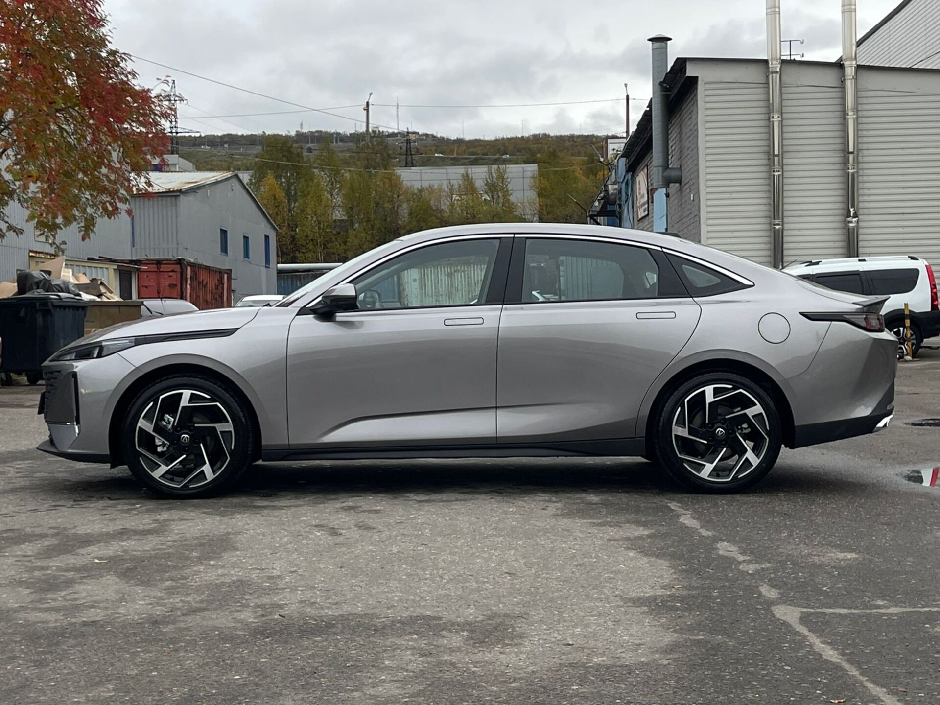 Легковой автотранспорт - CHANGAN Lamore 1.5 AMT (180 л.с.)