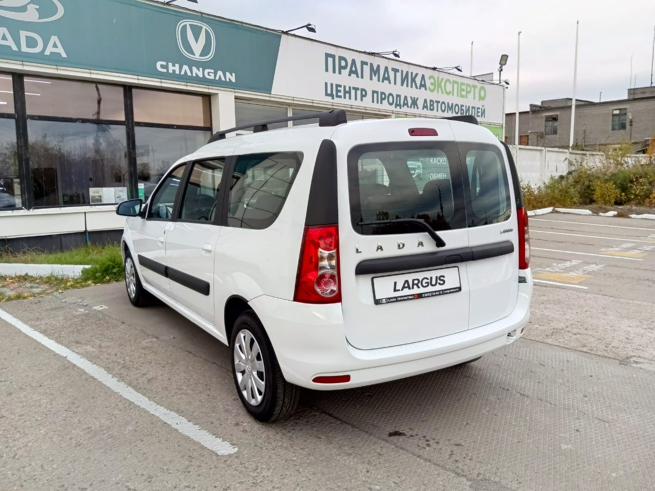 Легковой автотранспорт - LADA Largus 1.6 MT (90 л.с.)