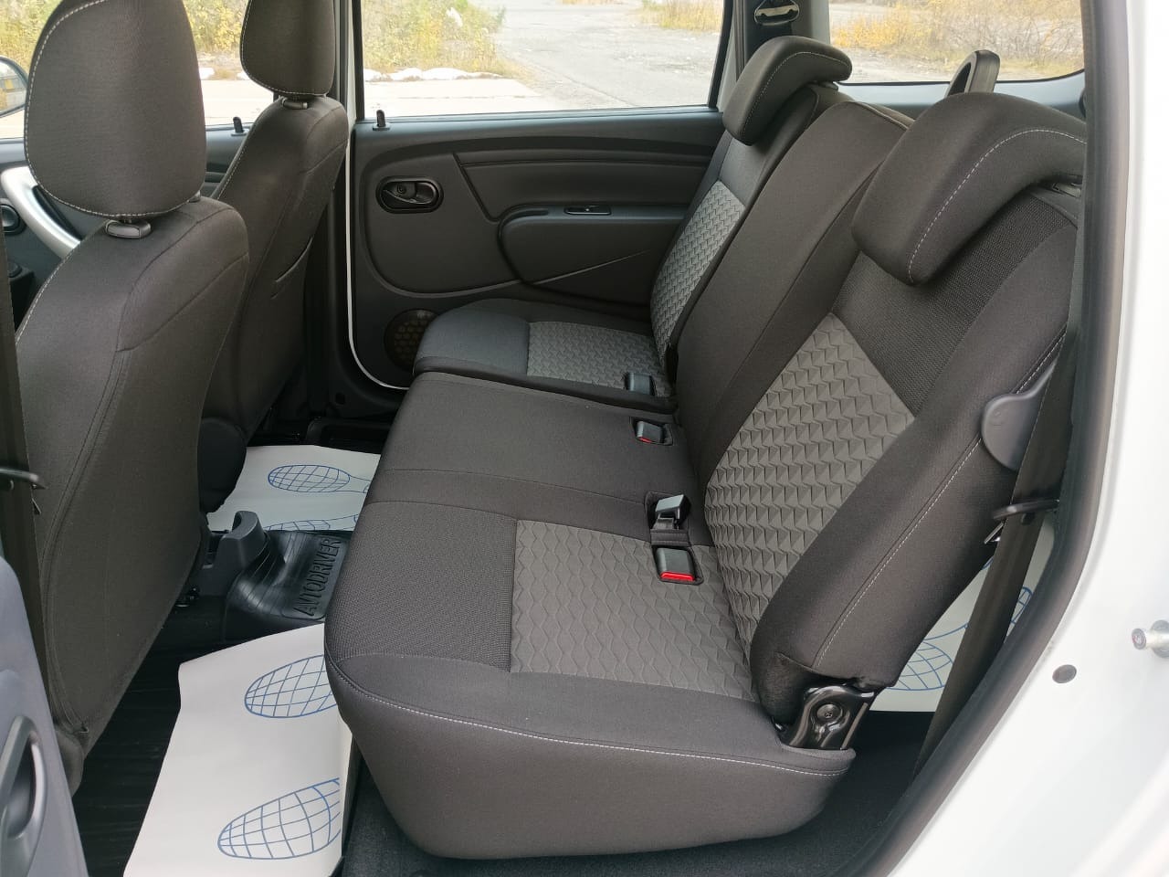 Легковой автотранспорт - LADA Largus 1.6 MT (90 л.с.)