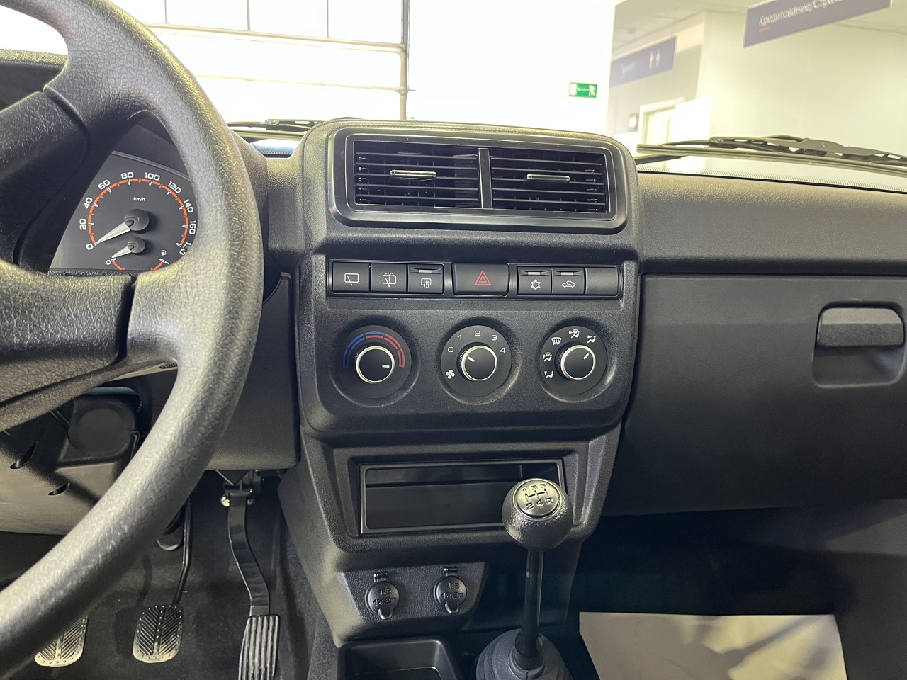 Легковой автотранспорт - Niva Legend 1.7 MT (83 л.с.) 4WD
