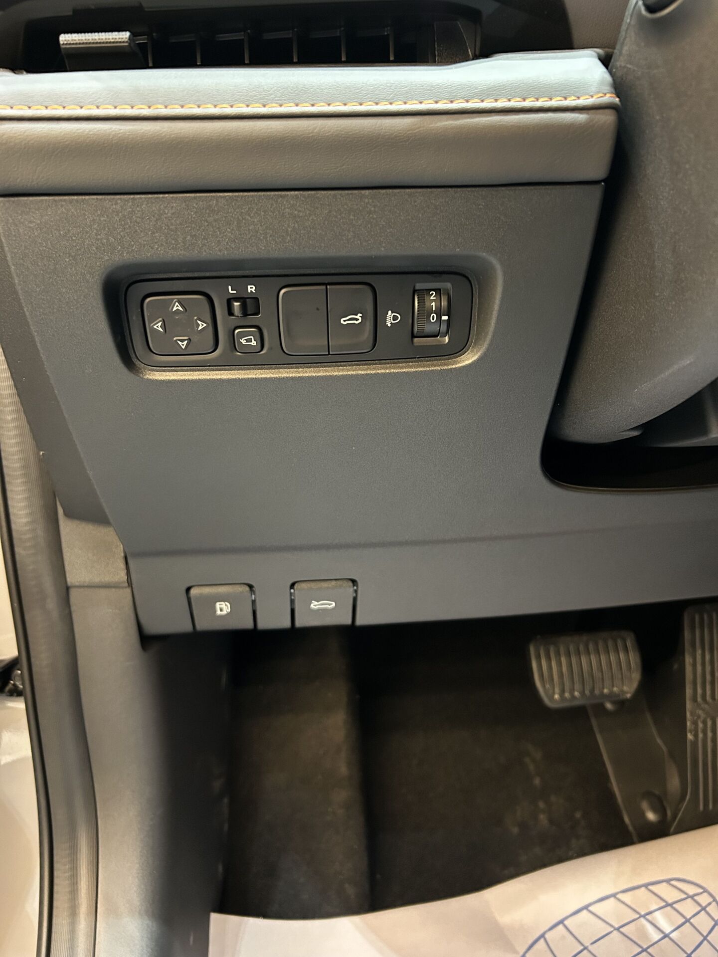 Легковой автотранспорт - CHANGAN UNI-V 1.5 AMT (181 л.с.)