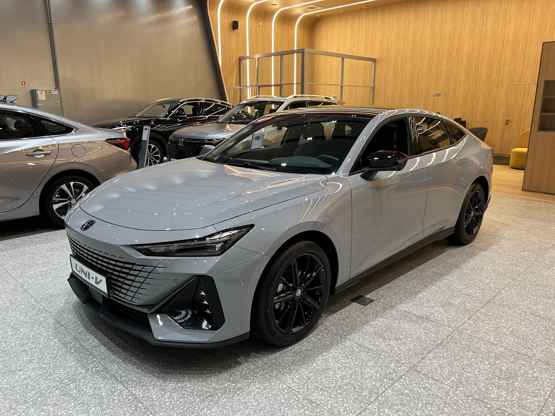 Легковой автотранспорт - CHANGAN UNI-V 1.5 AMT (181 л.с.)