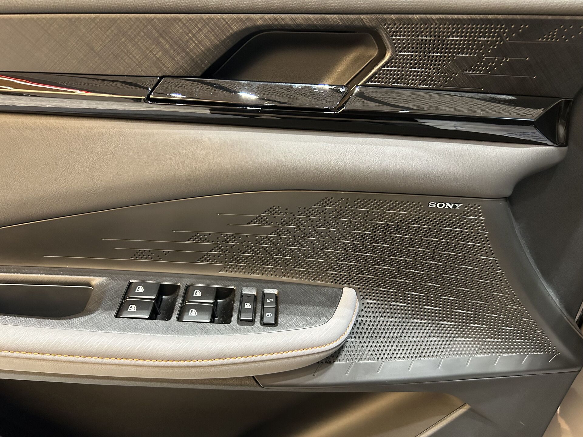 Легковой автотранспорт - CHANGAN UNI-V 1.5 AMT (181 л.с.)