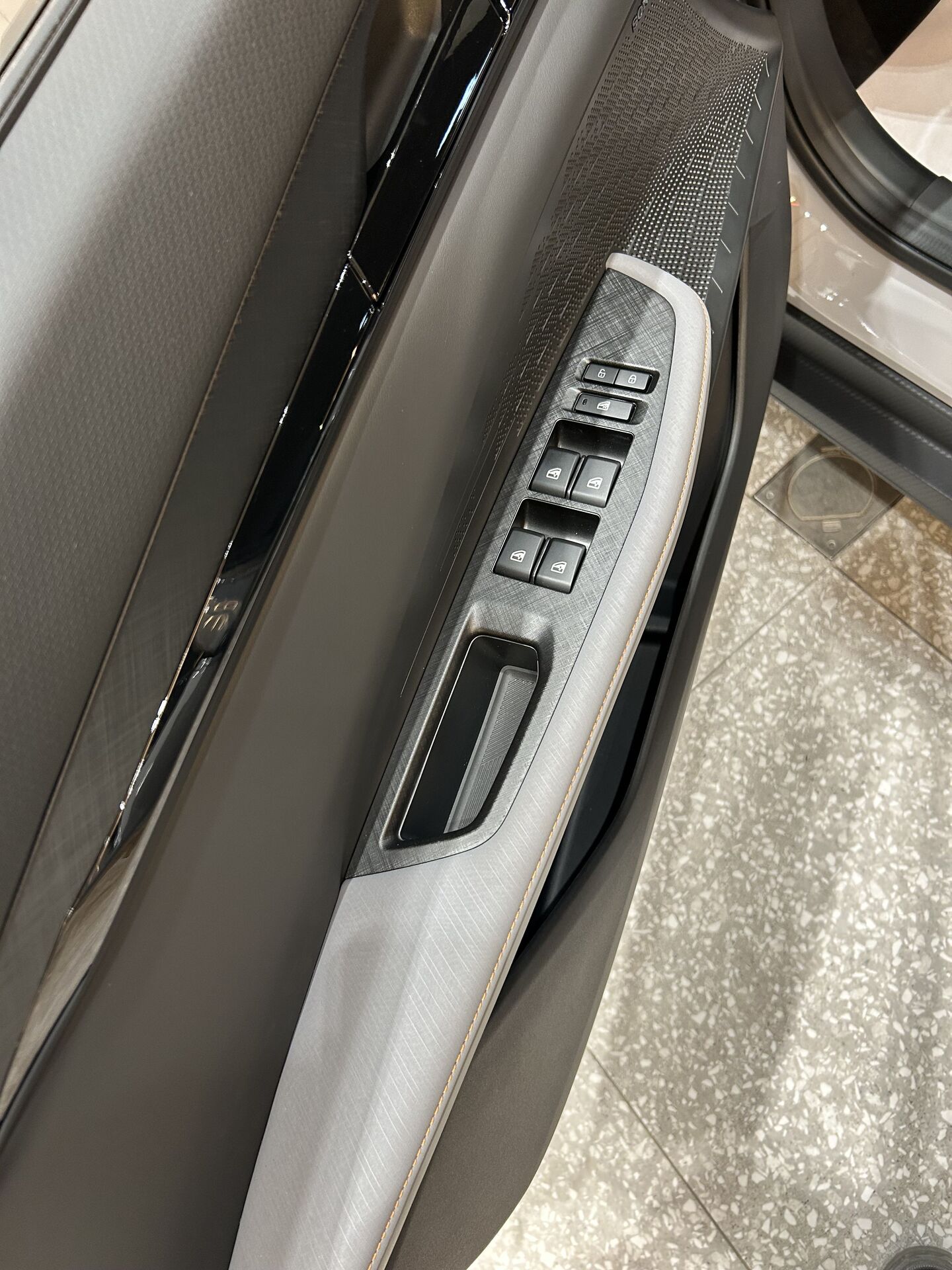 Легковой автотранспорт - CHANGAN UNI-V 1.5 AMT (181 л.с.)